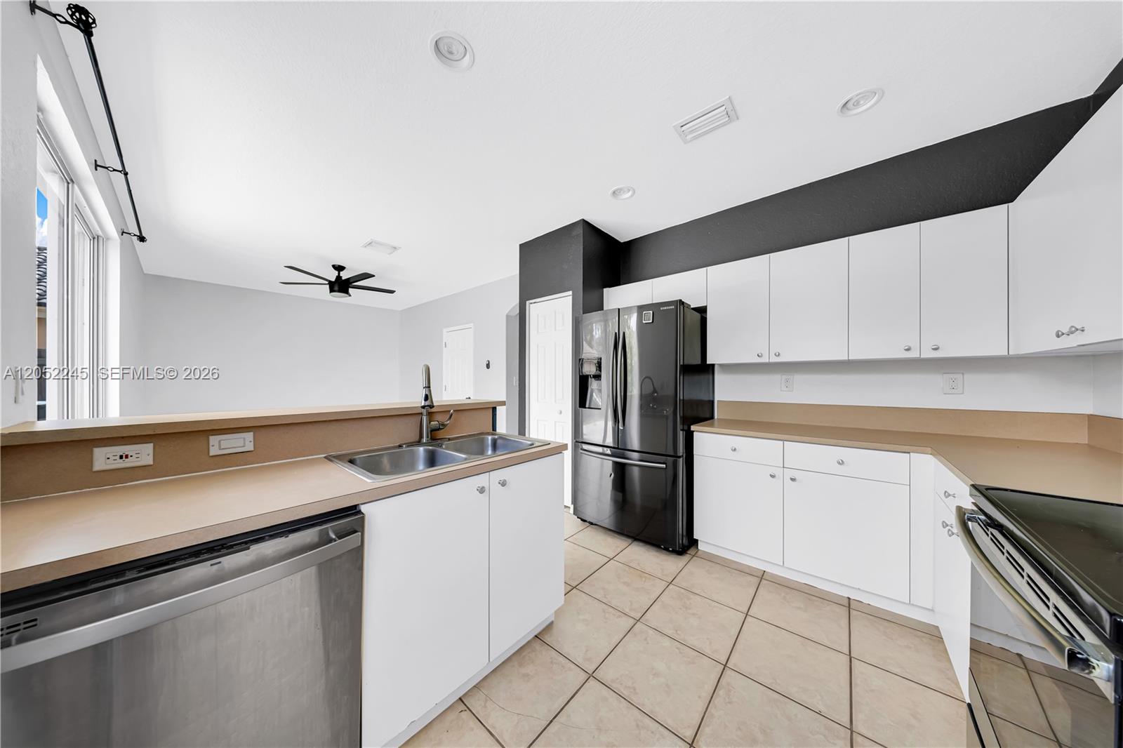 2019 Se 13th Street Property Photo 5
