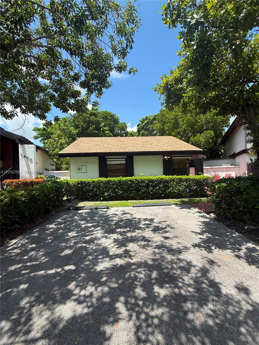 1470 Flamingo Court Property Photo 1