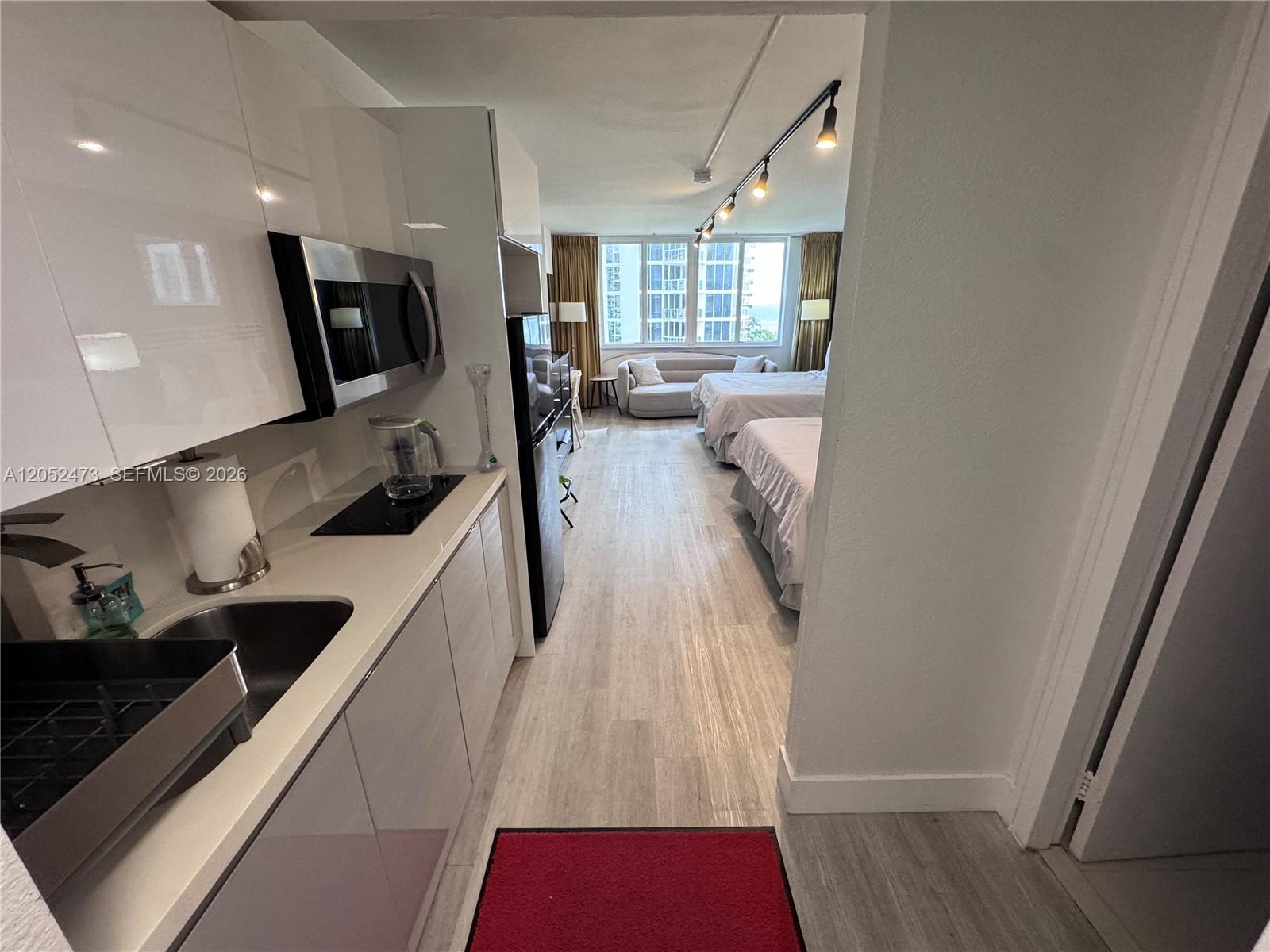 19201 Collins Avenue 718 Property Photo 1