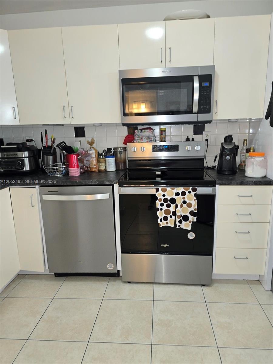 1901 Brickell Avenue B504 Property Photo 2