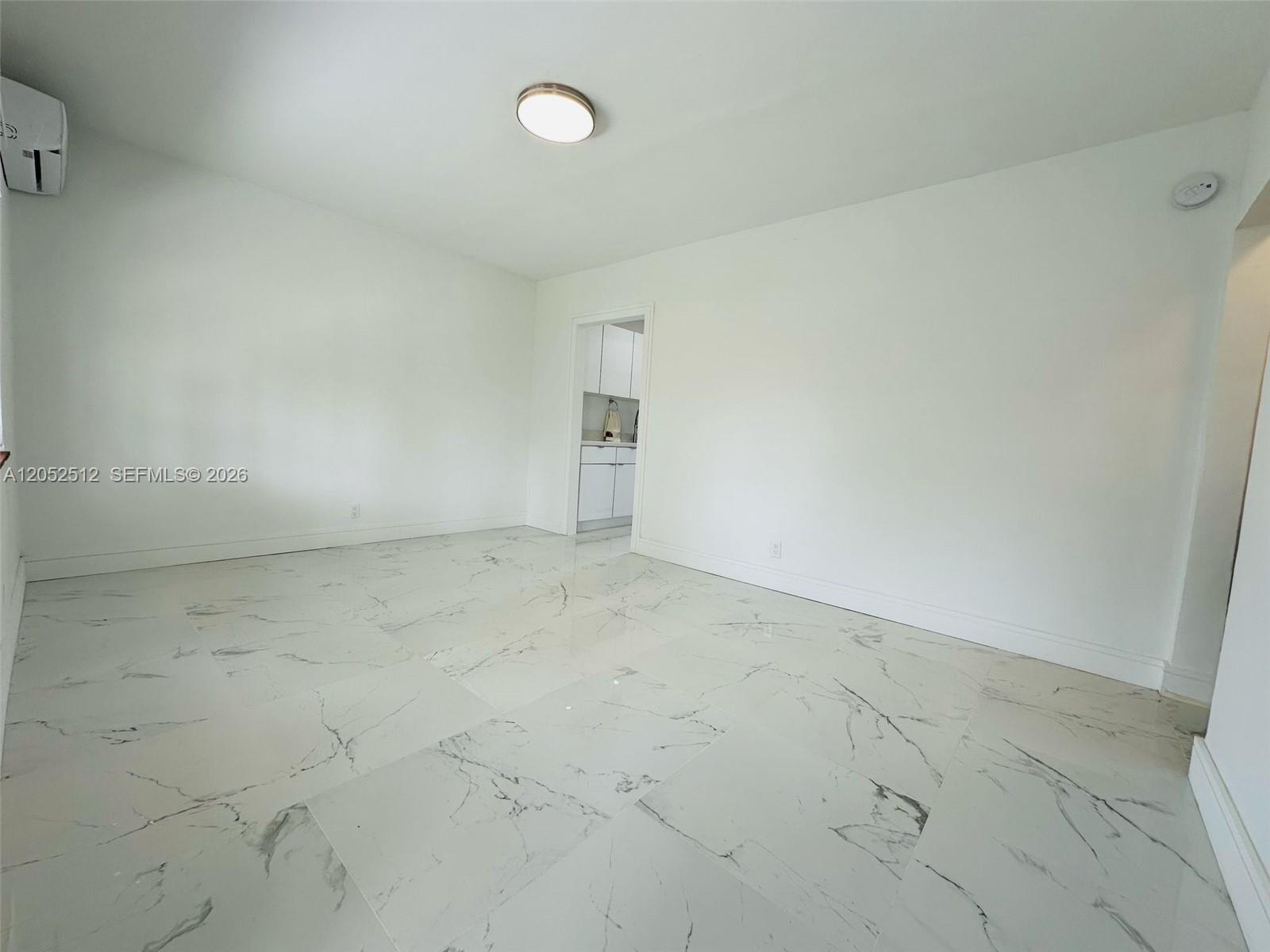 407 Se 14th Court 1 Property Photo 12