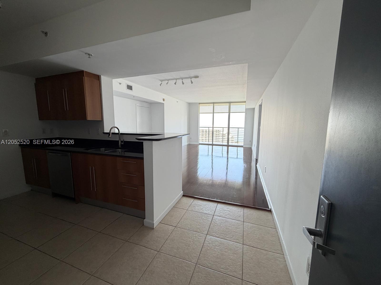 335 S Biscayne Boulevard 3507 Property Photo 5