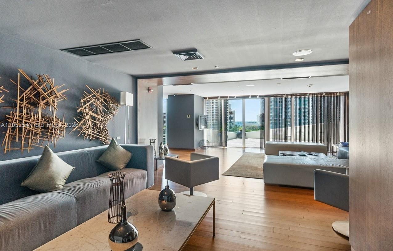 325 S Biscayne Boulevard 2119 Property Photo 38