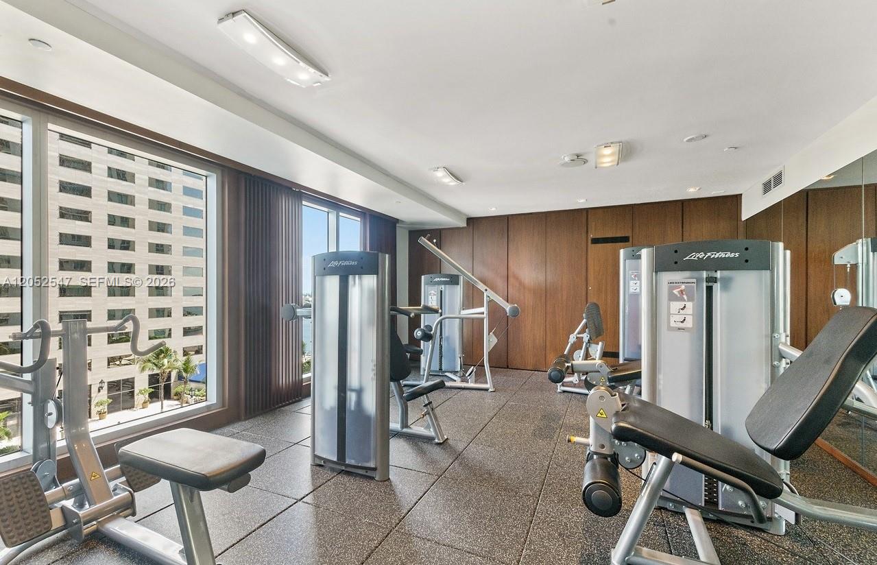 325 S Biscayne Boulevard 2119 Property Photo 40