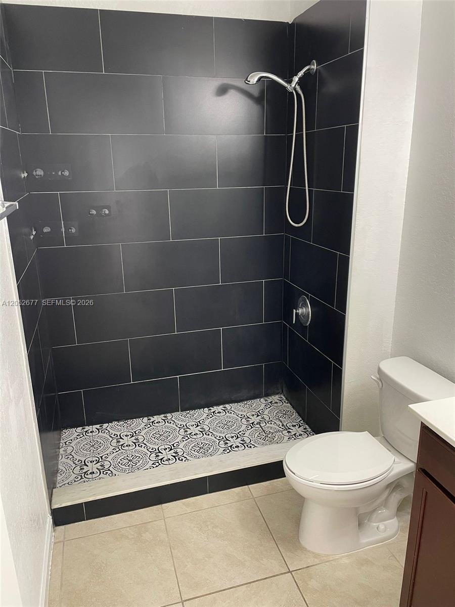A12052677 Property Photo 3