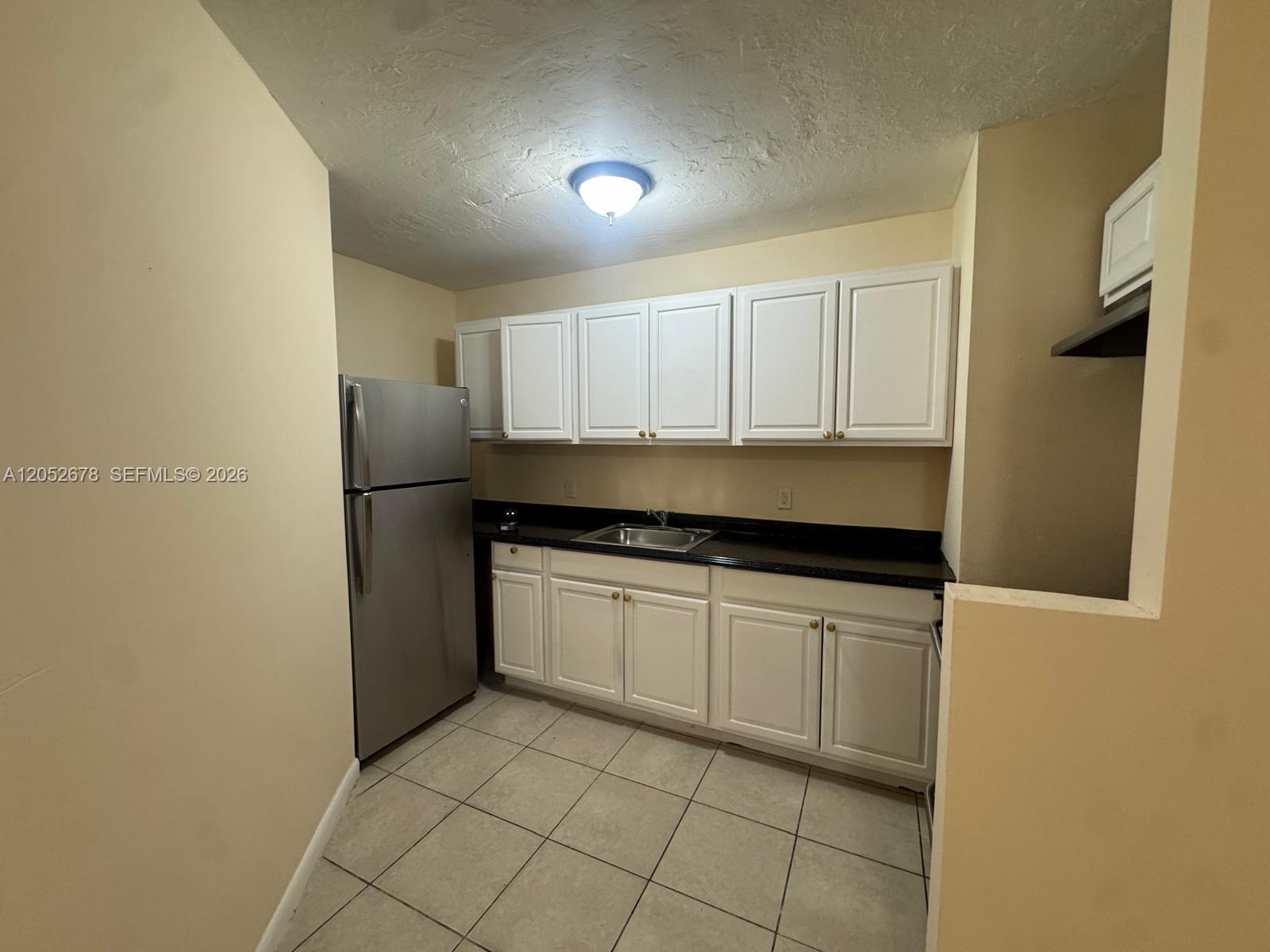 1200 NW 9th Street B Property Photo 1