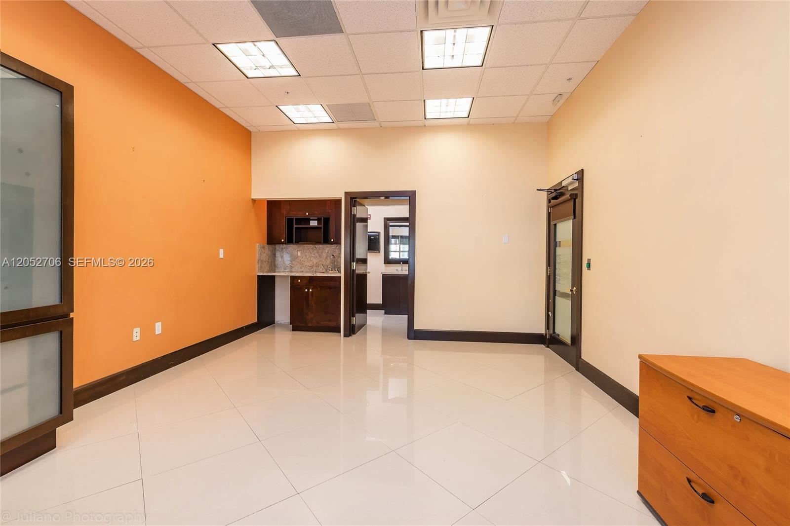 A12052706 Property Photo 24
