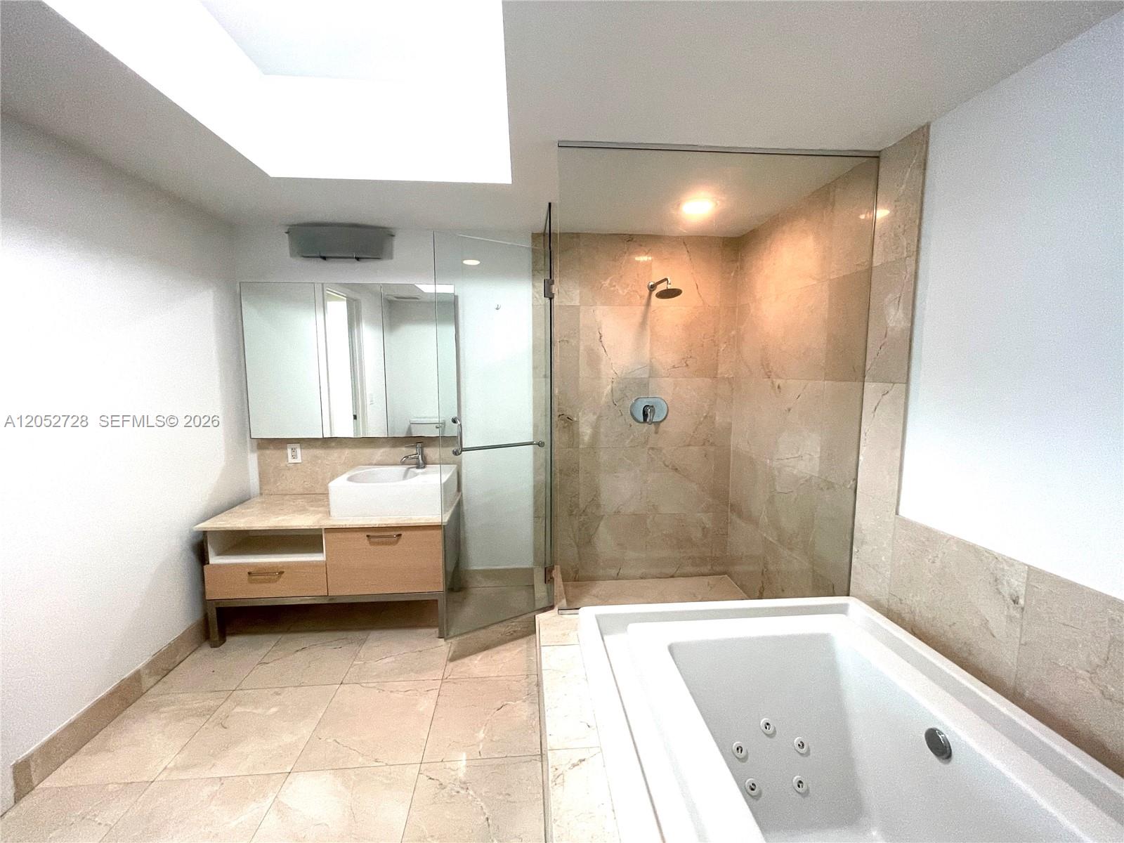 218 Se 14th Street 1004 Property Photo 13