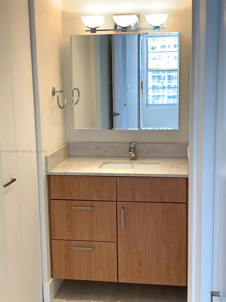2899 Collins Avenue 724 Property Photo 13