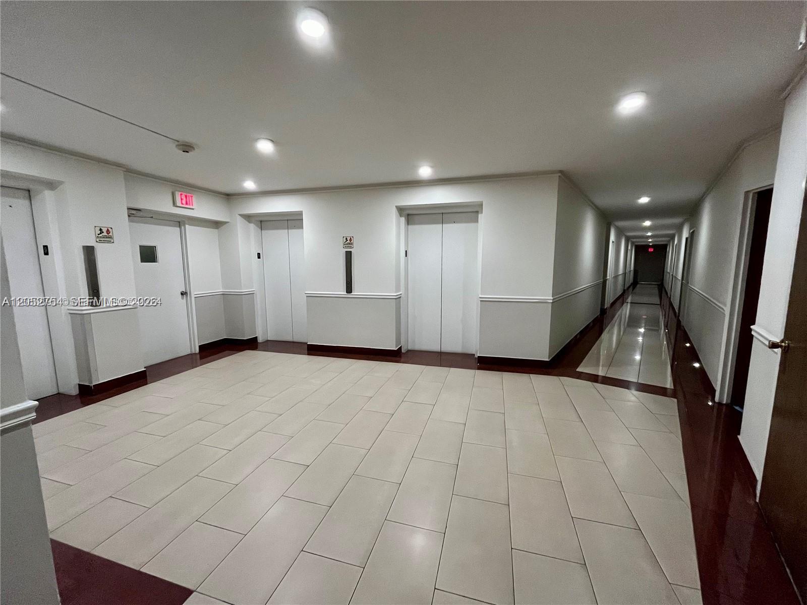 2899 Collins Avenue 724 Property Photo 20