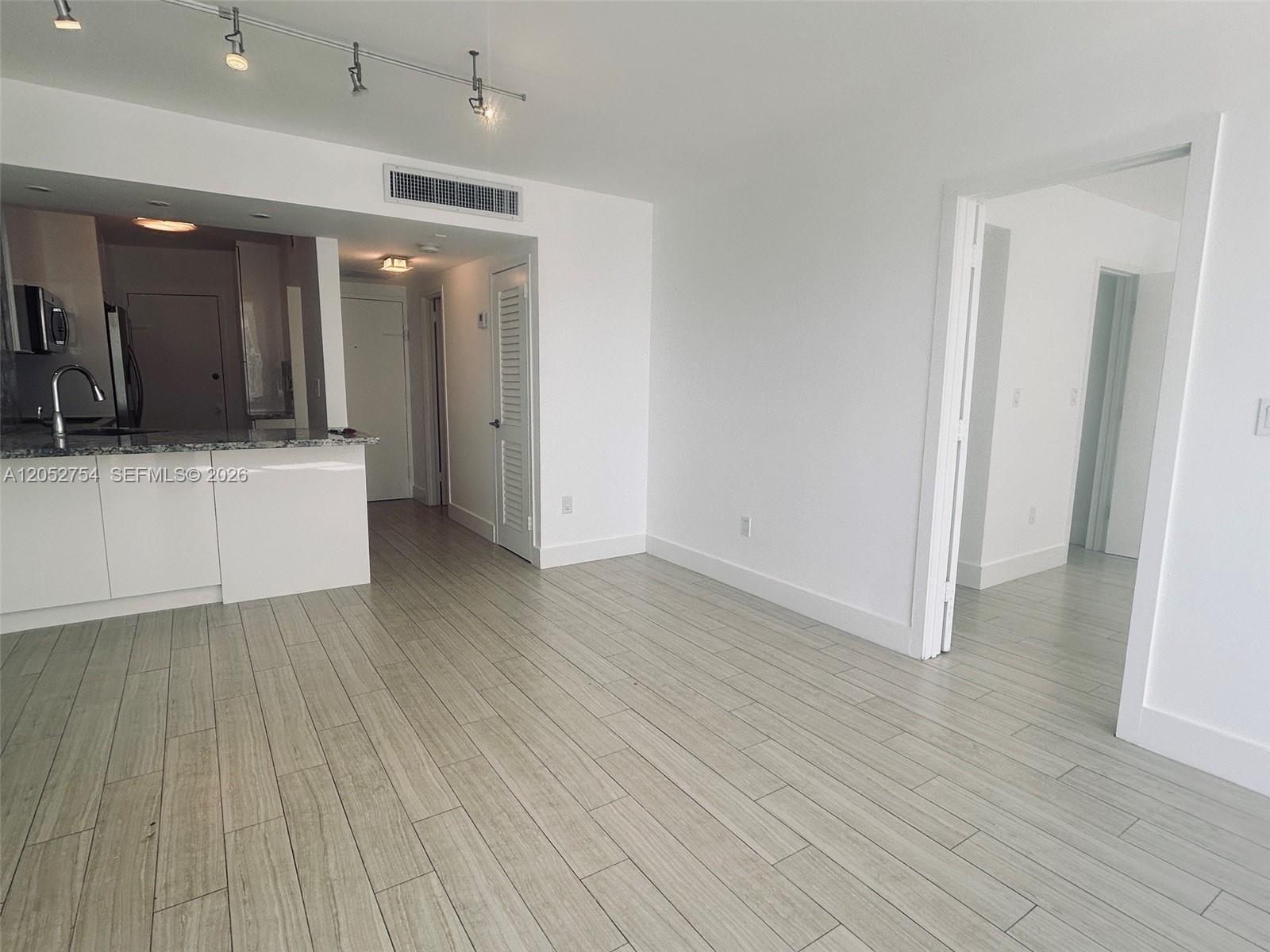 2899 Collins Avenue 724 Property Photo 37