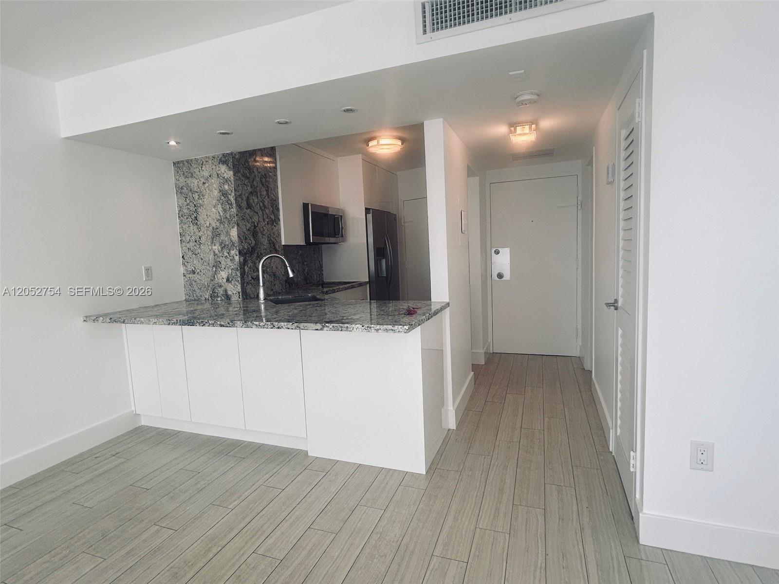 2899 Collins Avenue 724 Property Photo 38
