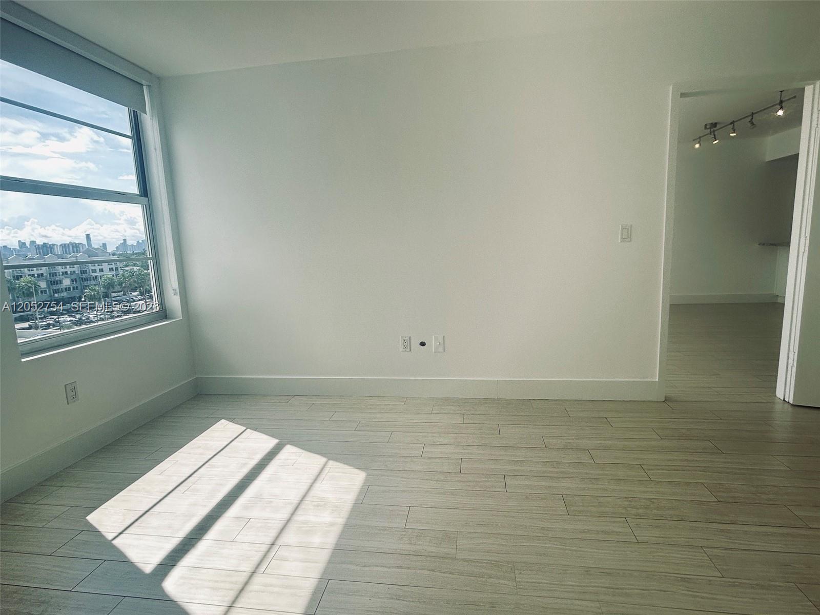 2899 Collins Avenue 724 Property Photo 40