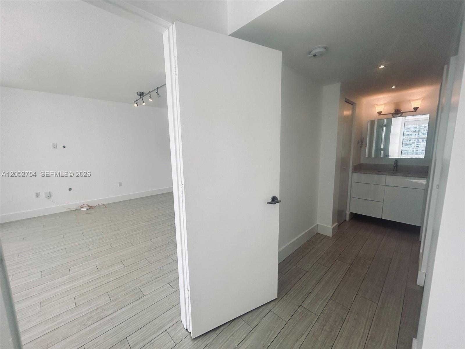 2899 Collins Avenue 724 Property Photo 43