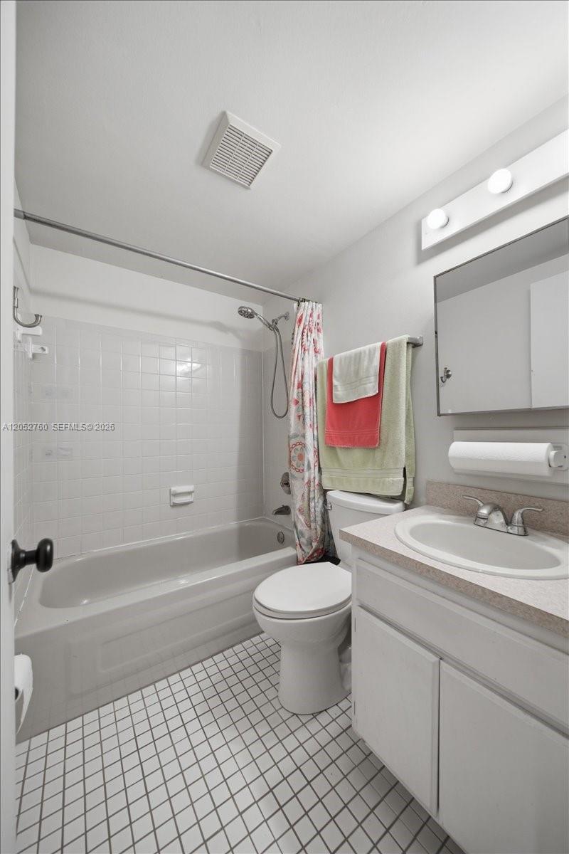 9050 Crescent Drive Property Photo 14