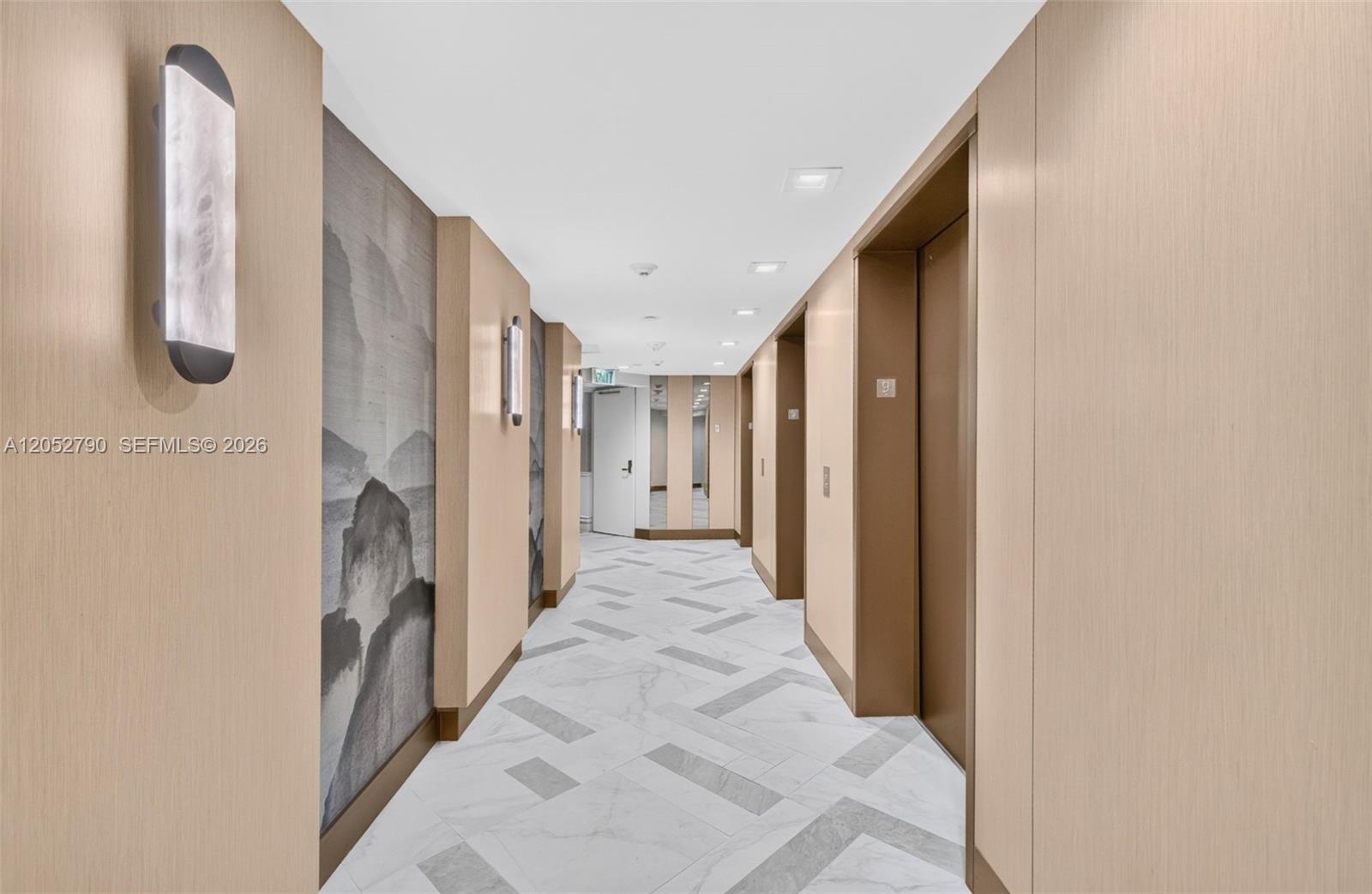 2800 Island Boulevard 904 Property Photo 1