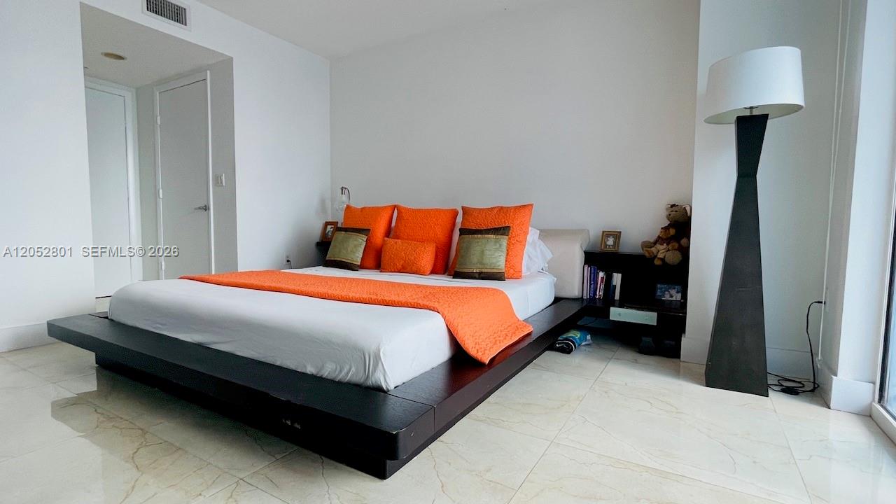 50 Biscayne Boulevard 1701 Property Photo 14