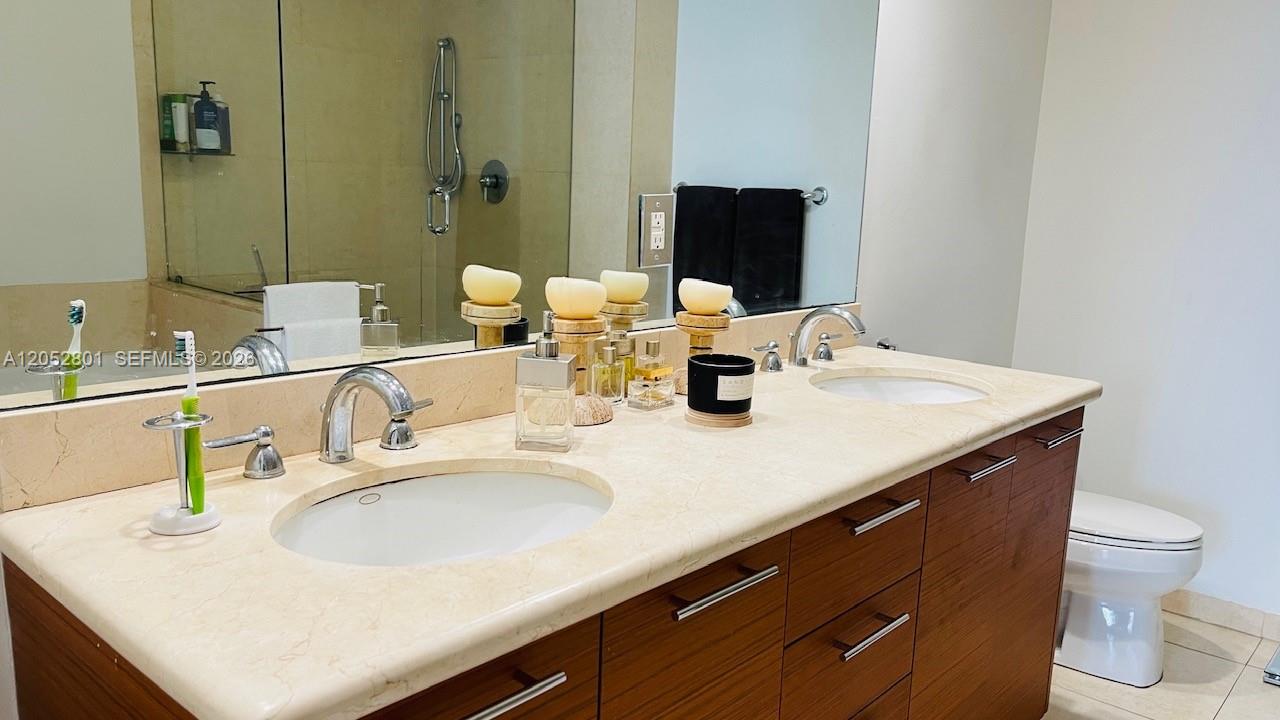 50 Biscayne Boulevard 1701 Property Photo 16