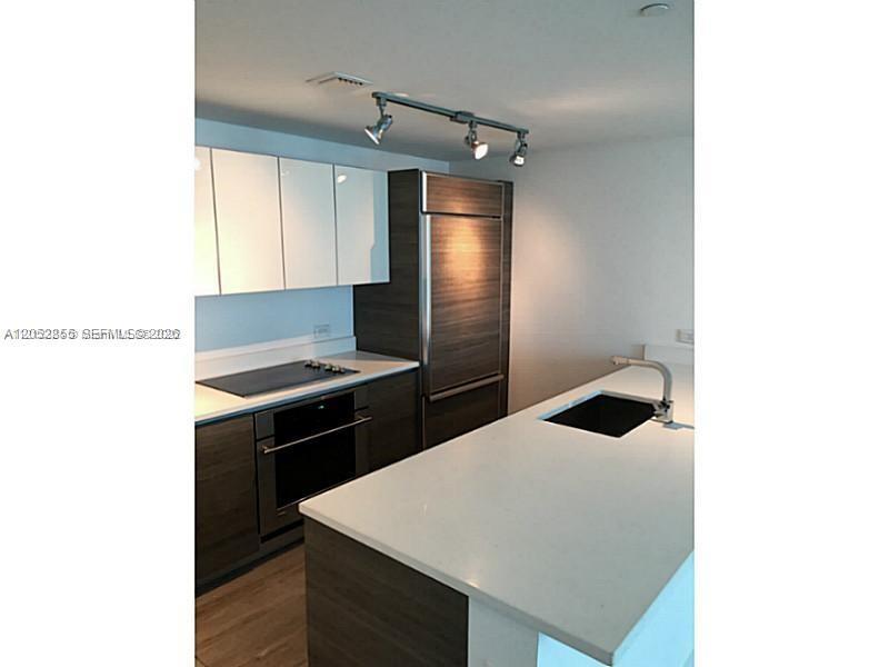 1100 S Miami Avenue 411 Property Photo 3