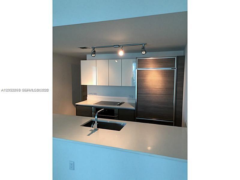 1100 S Miami Avenue 411 Property Photo 4