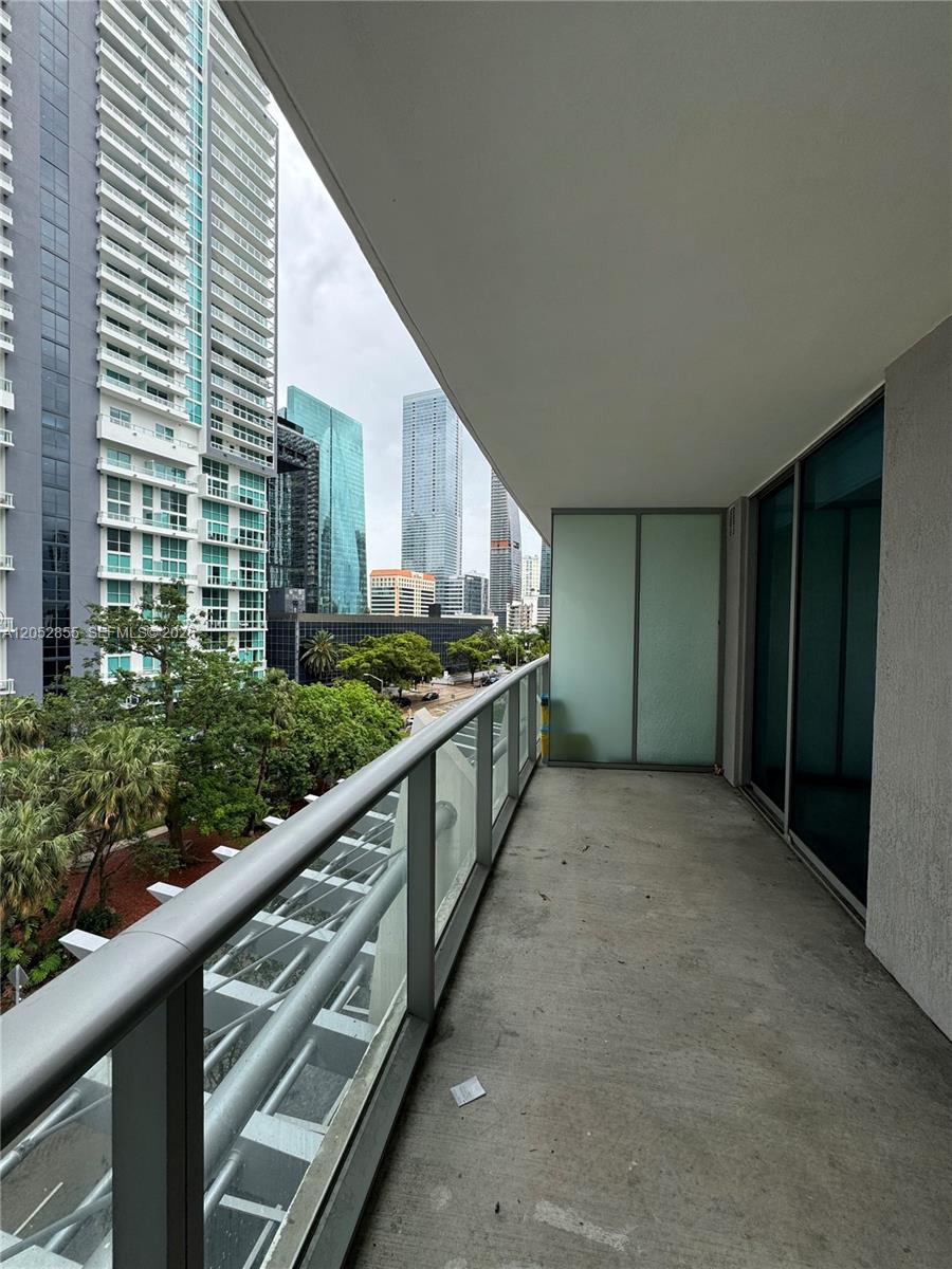1100 S Miami Avenue 411 Property Photo 6