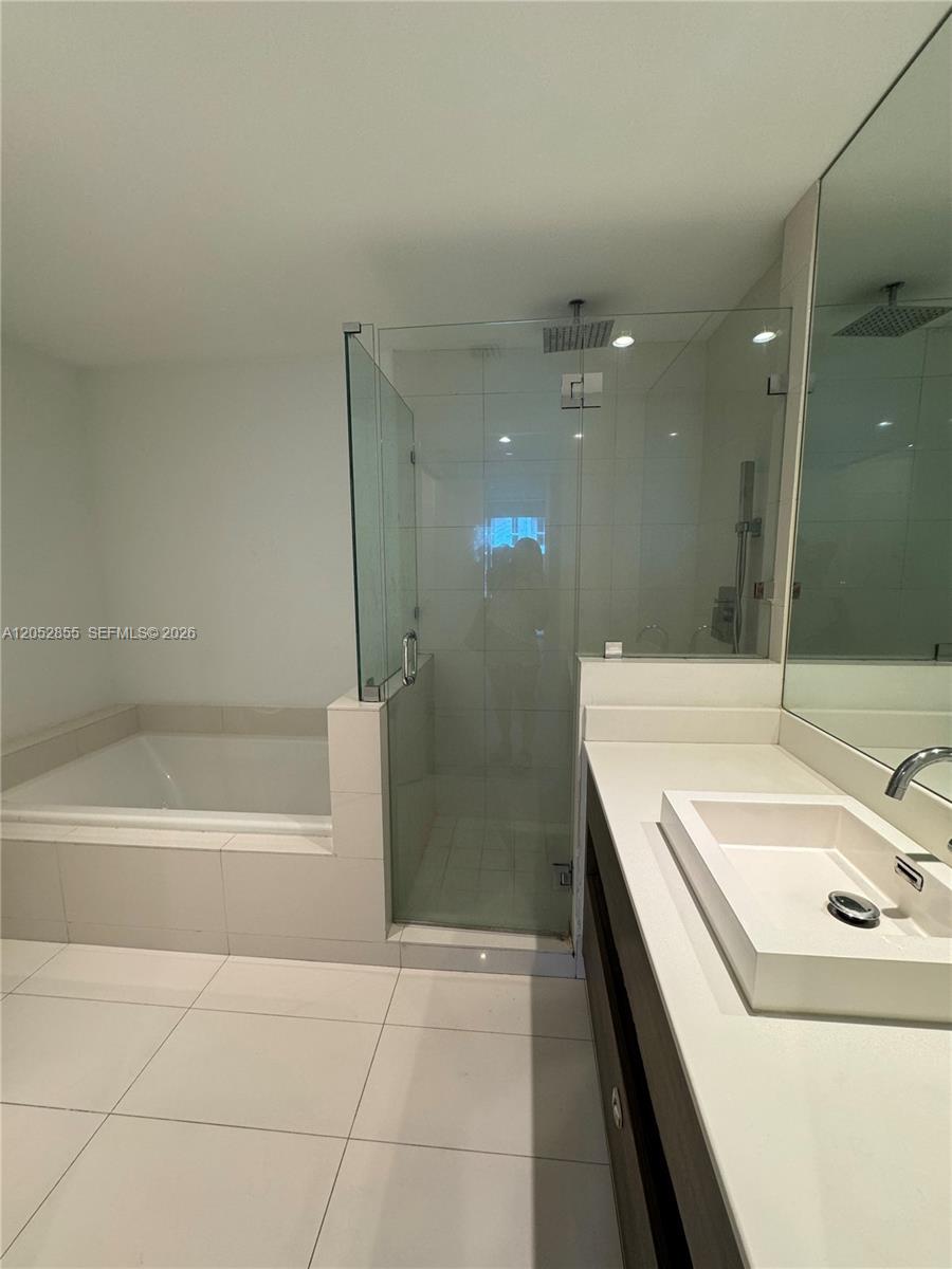 1100 S Miami Avenue 411 Property Photo 8