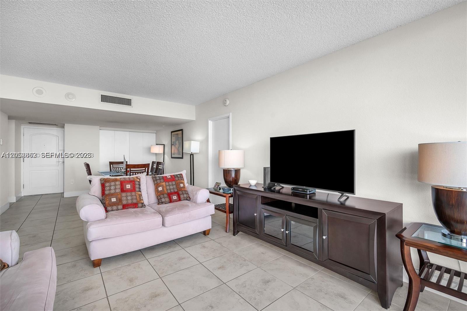 3625 N Country Club Drive Ph2 Property Photo 3