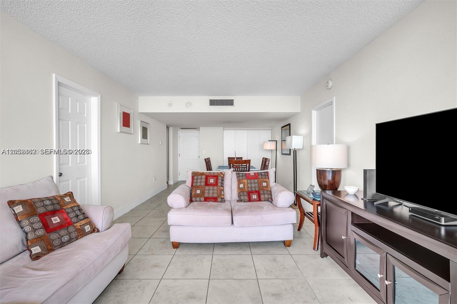 3625 N Country Club Drive Ph2 Property Photo 4