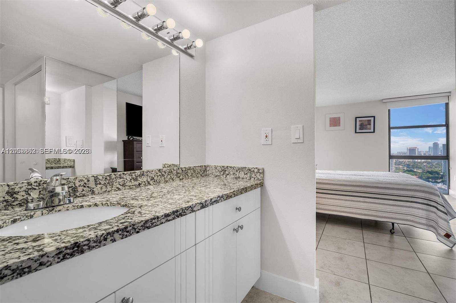 3625 N Country Club Drive Ph2 Property Photo 14