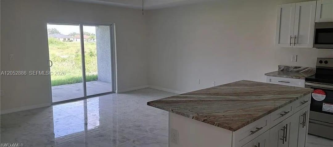 2225/2227 Snead Drive Property Photo 4
