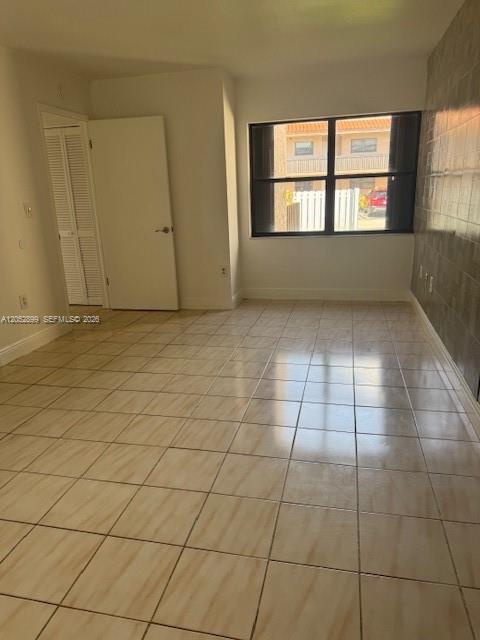 A12052899 Property Photo 11