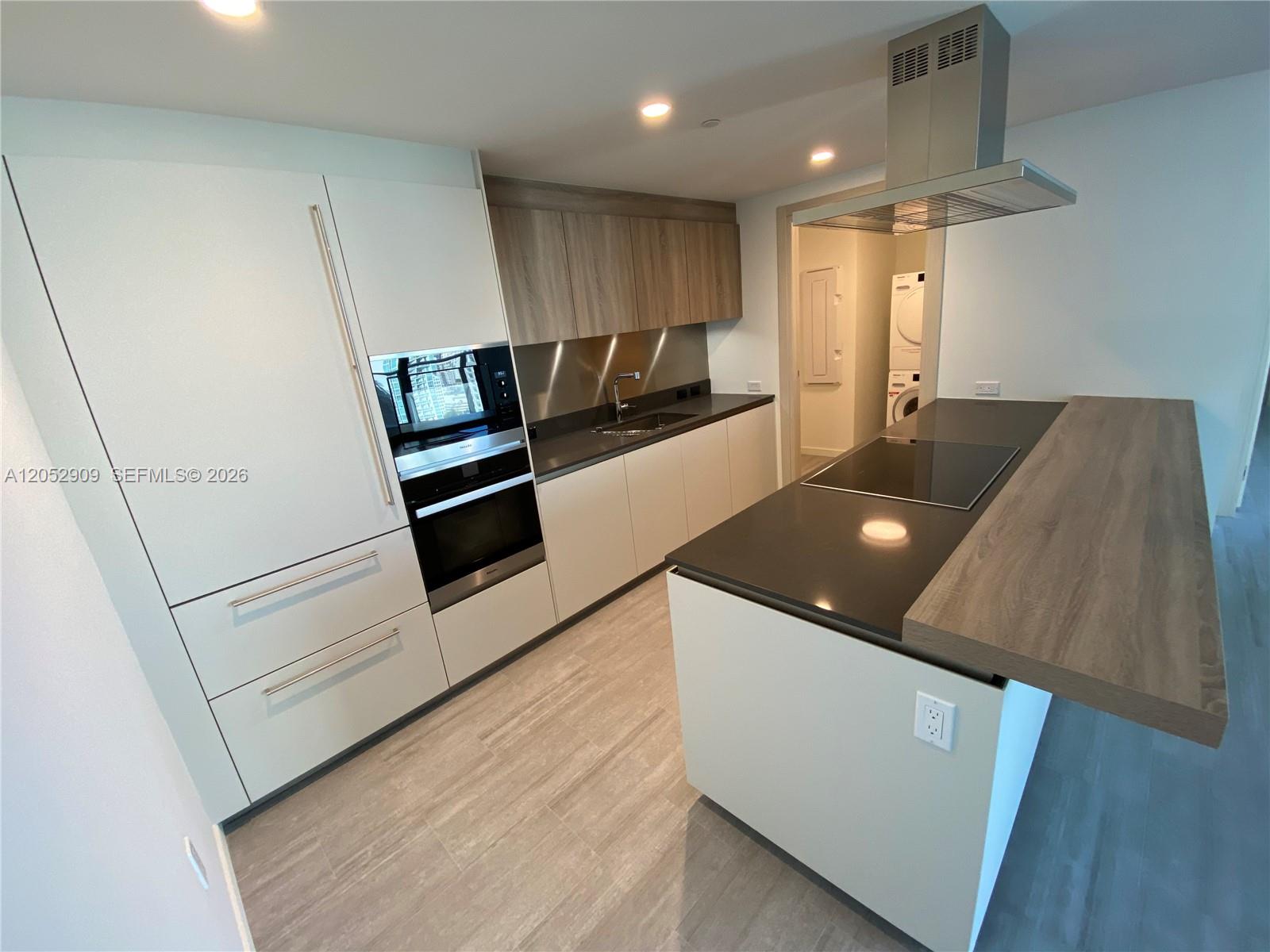 1000 Brickell Plaza 3309 Property Photo 1