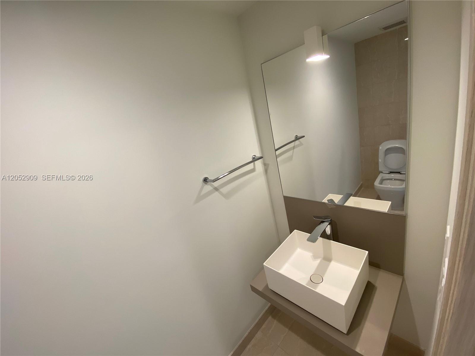 1000 Brickell Plaza 3309 Property Photo 4