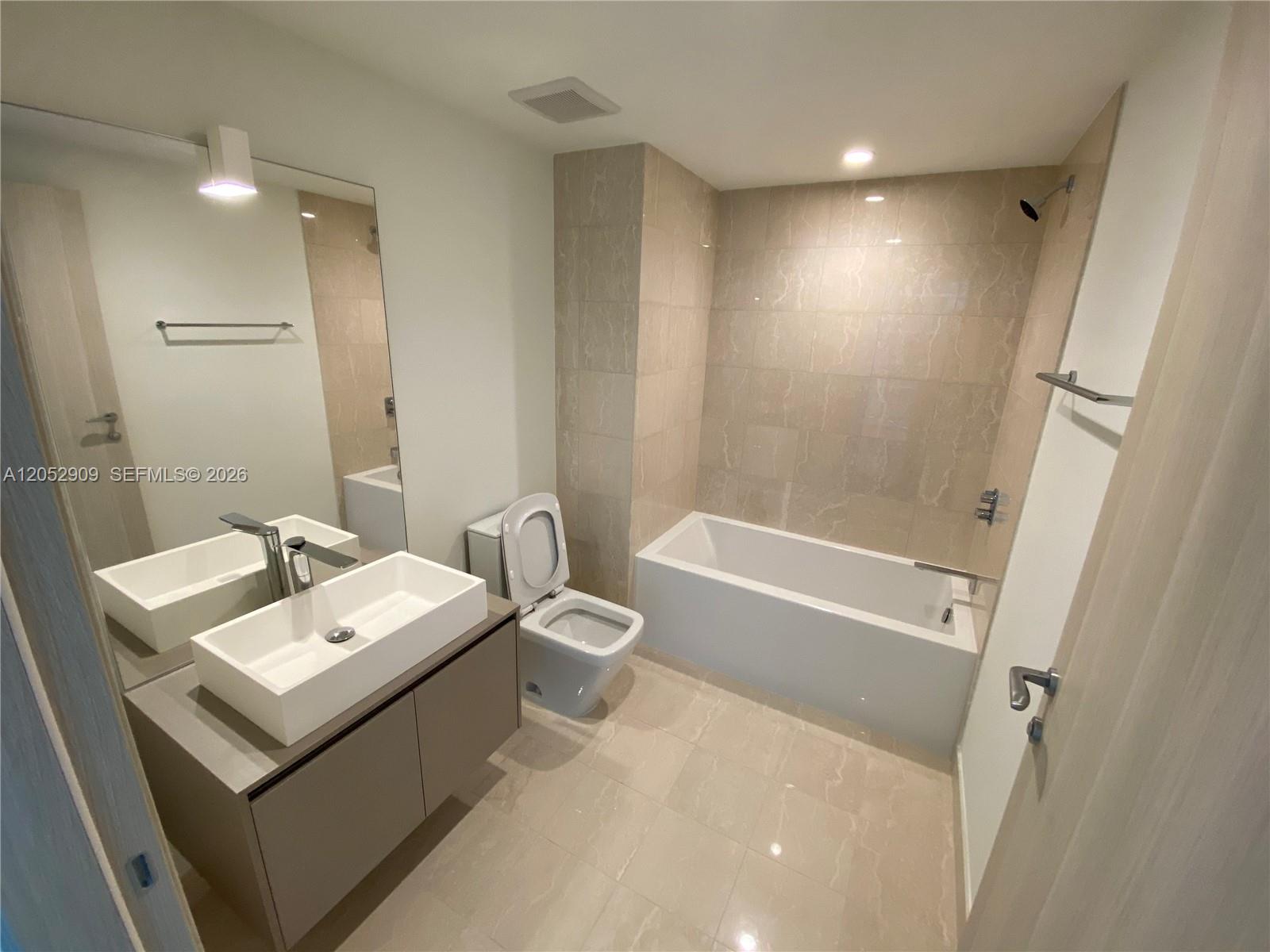 1000 Brickell Plaza 3309 Property Photo 8