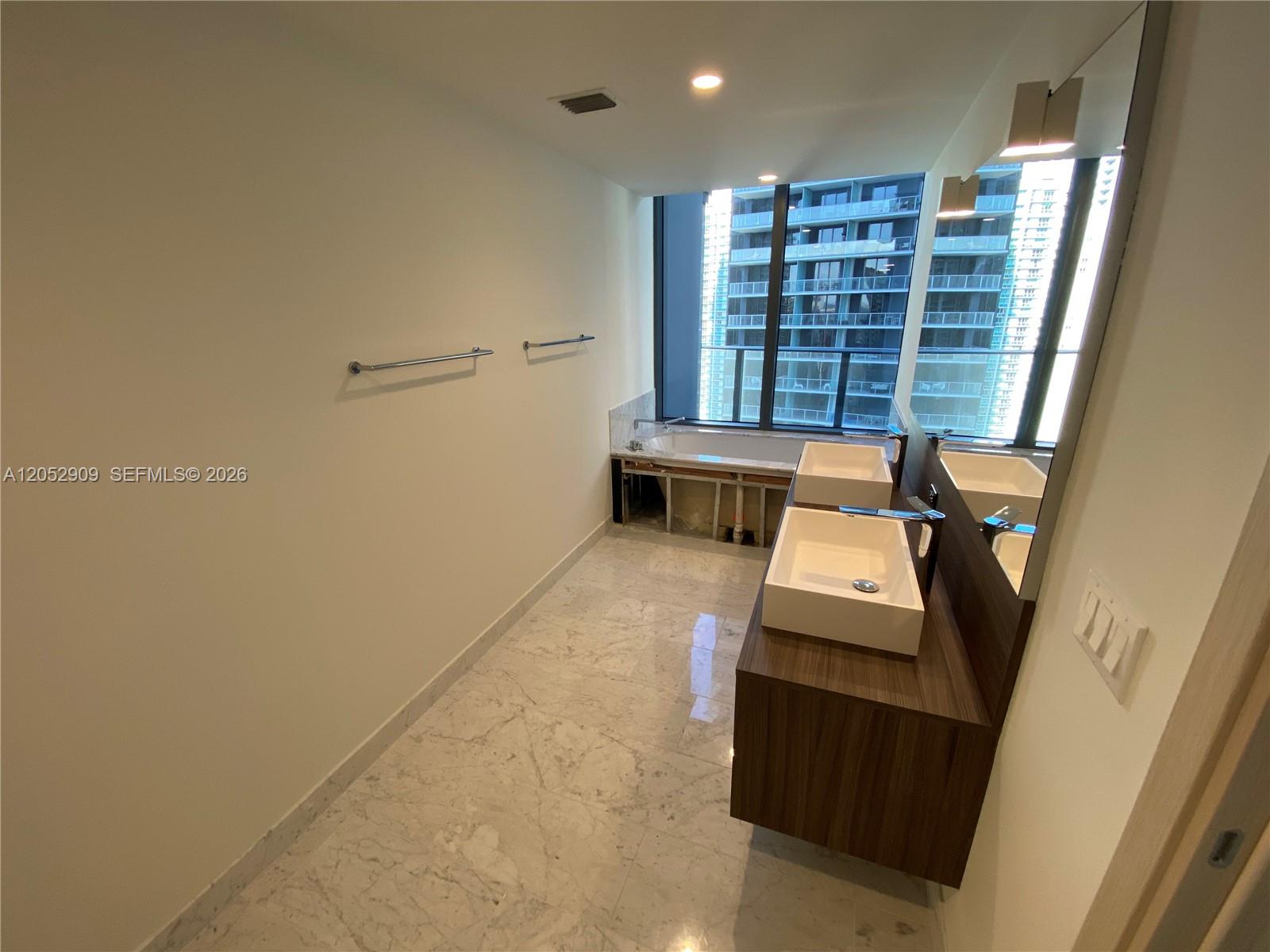 1000 Brickell Plaza 3309 Property Photo 13