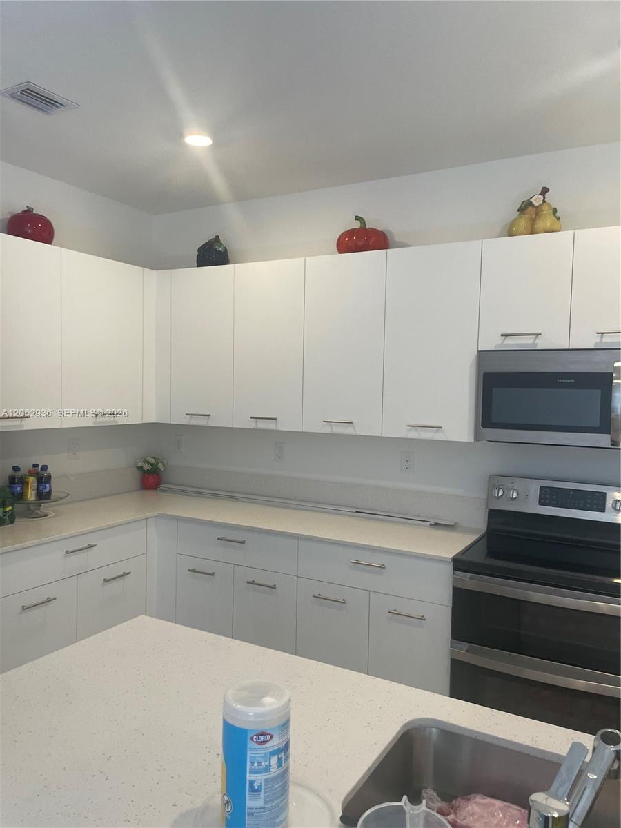 A12052936 Property Photo 2