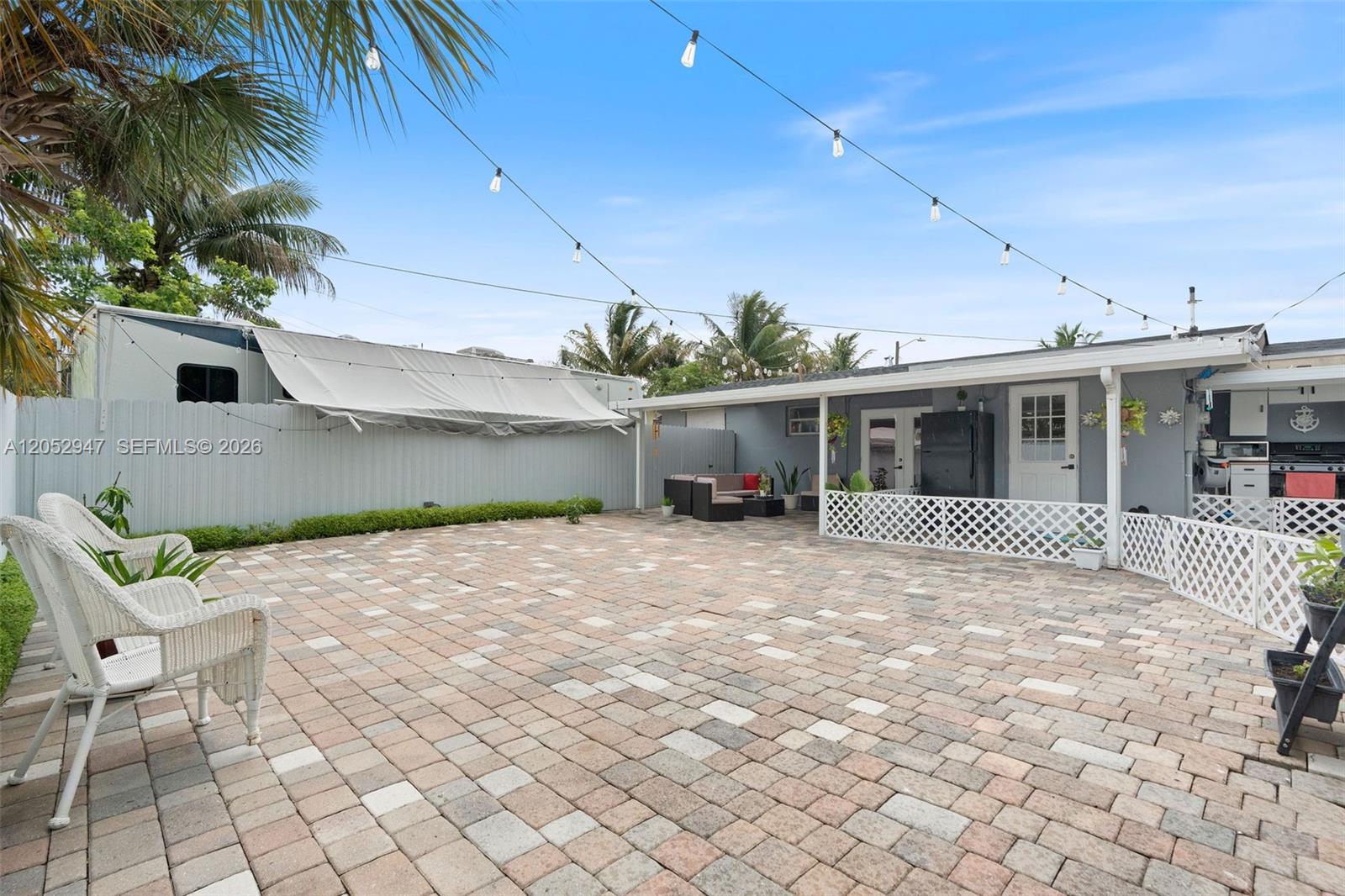7933 Madeira Street Property Photo 6