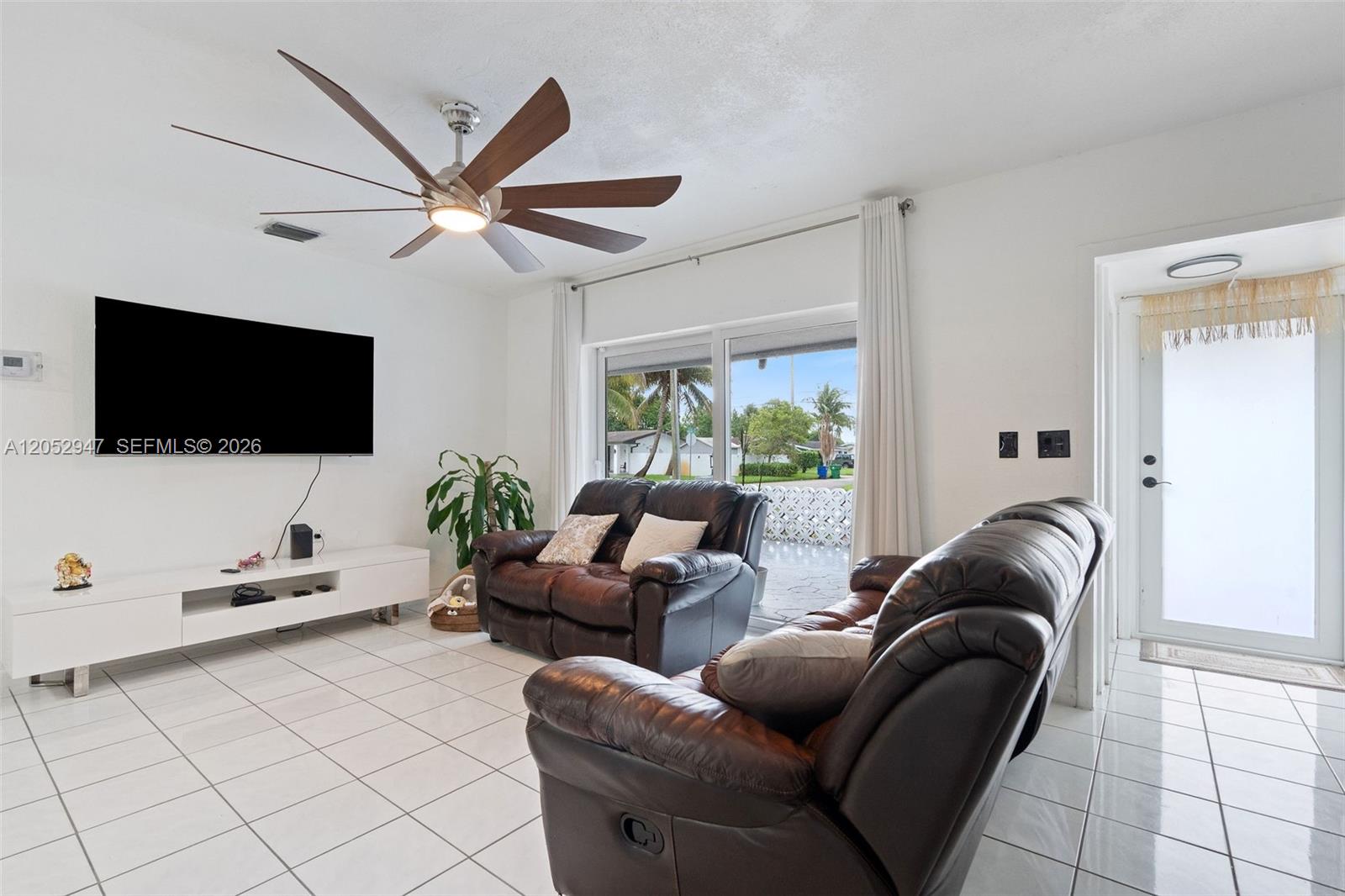 7933 Madeira Street Property Photo 12