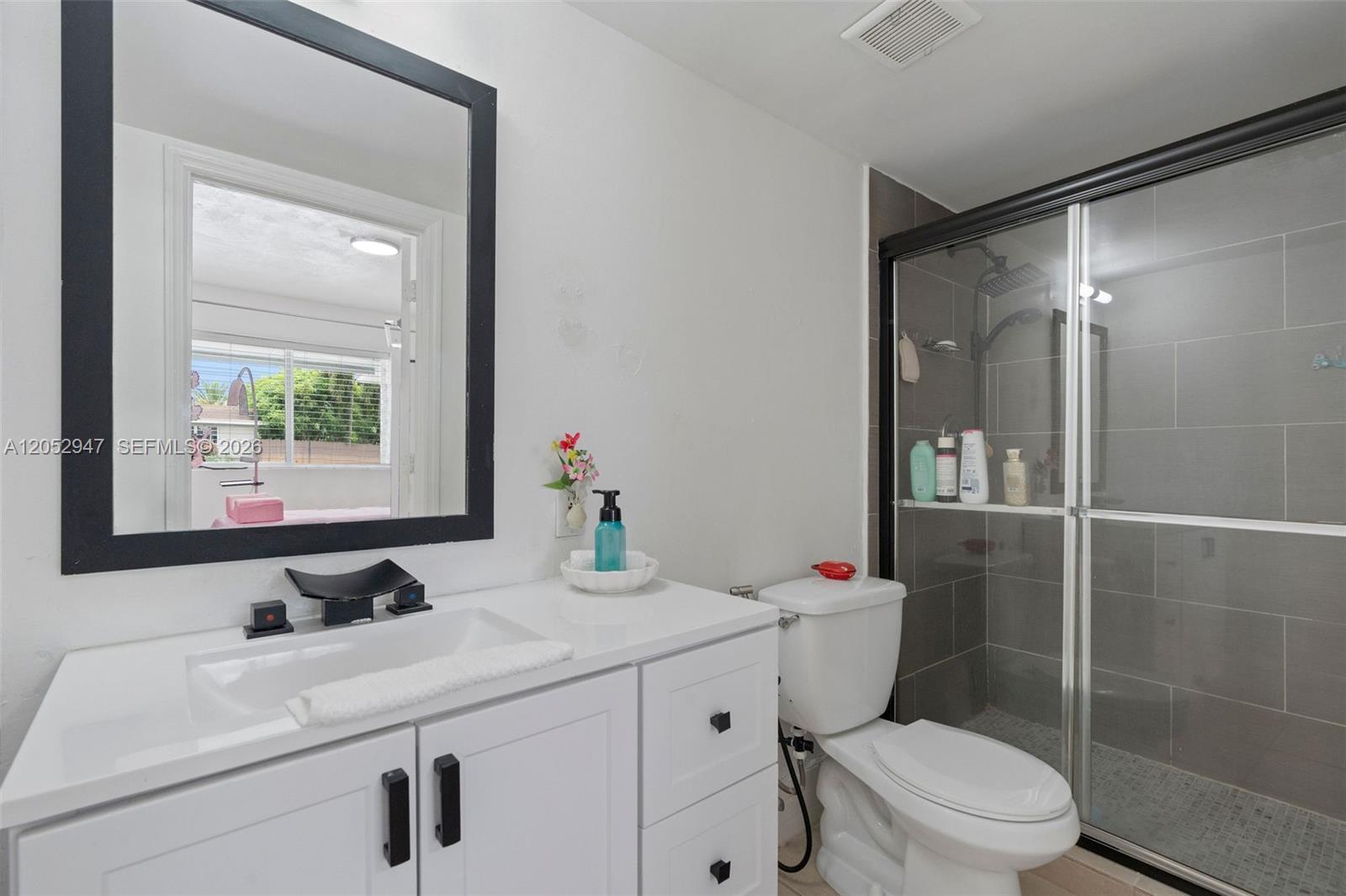 7933 Madeira Street Property Photo 20