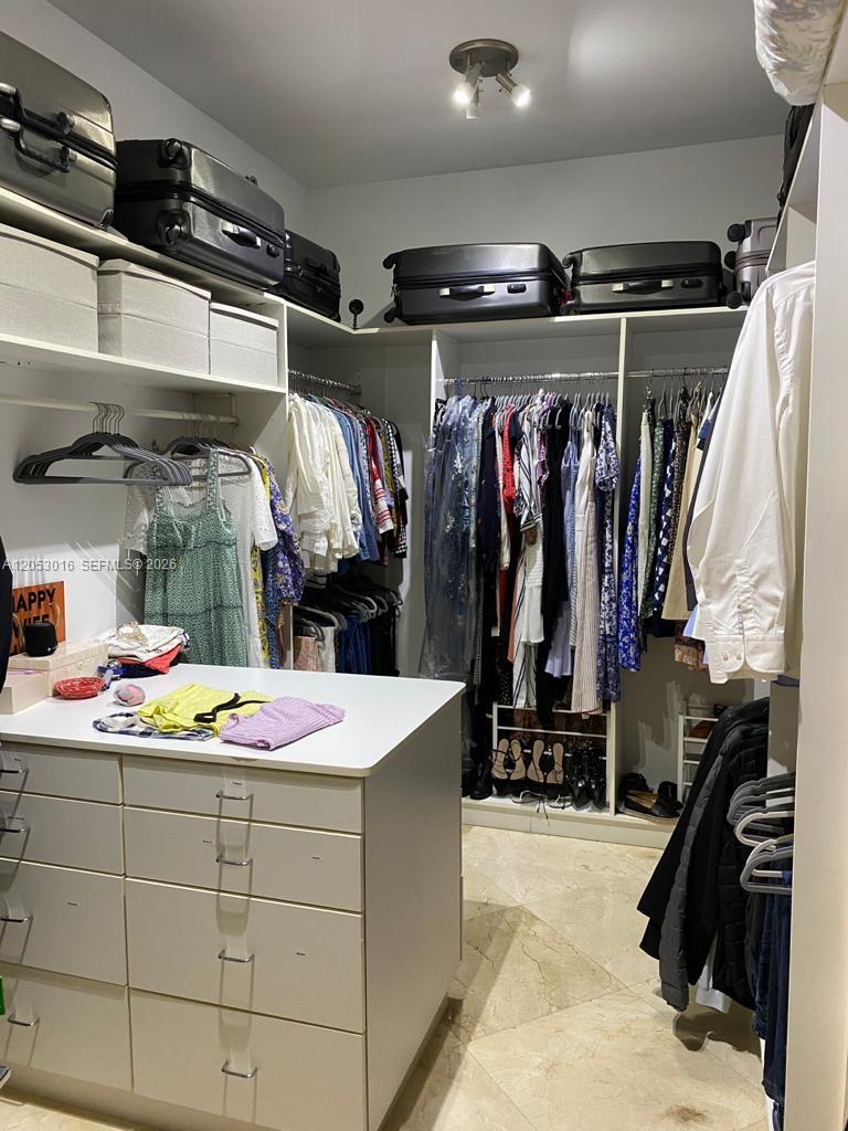 A12053016 Property Photo 28