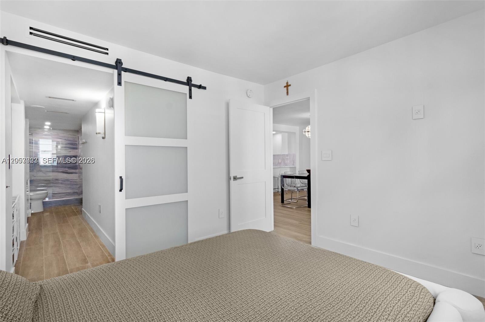 5701 Collins Avenue 1707 Property Photo 12
