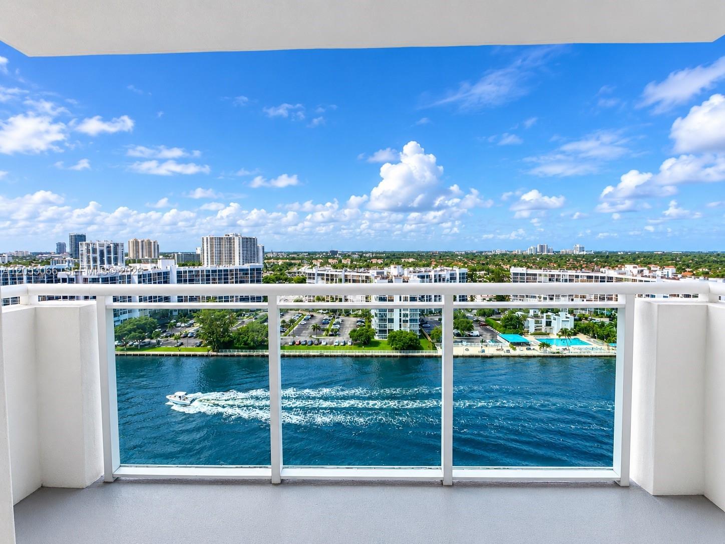 3000 S Ocean Drive 1516 Property Photo 2