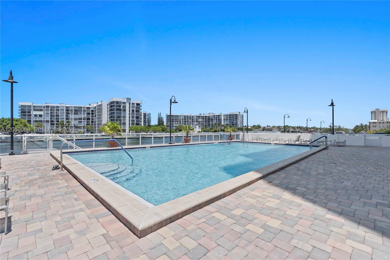 3000 S Ocean Drive 1516 Property Photo 13