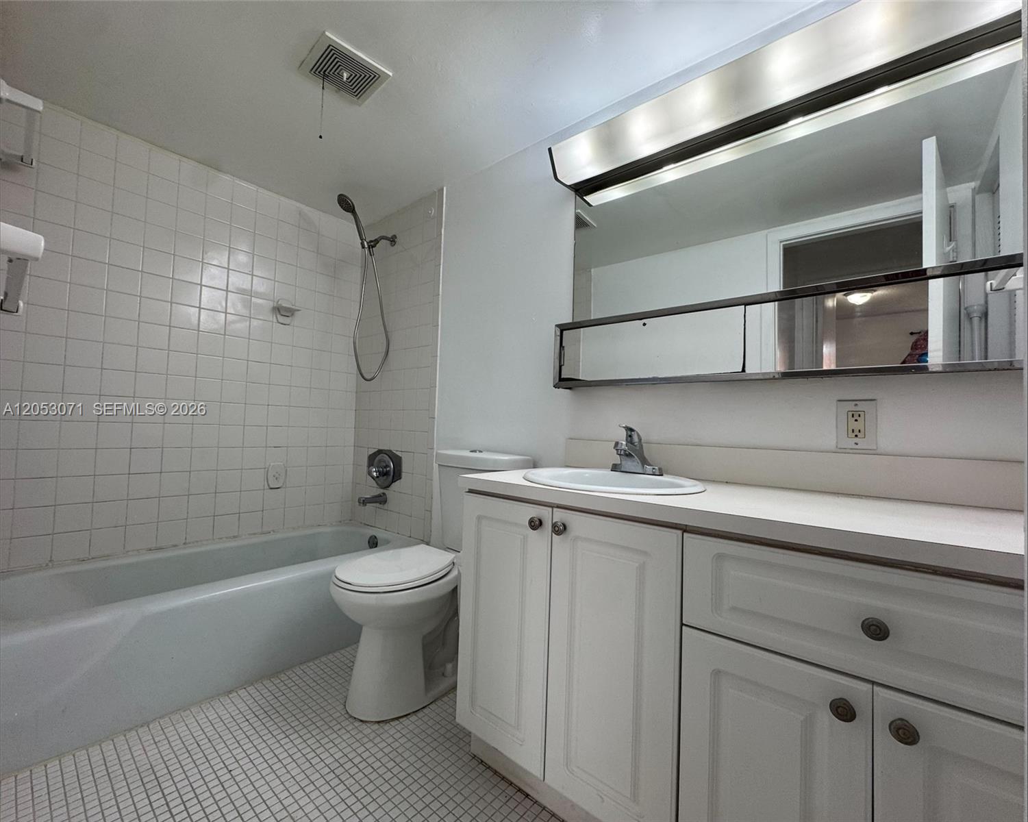 7208 Fairway Drive I14 Property Photo 7