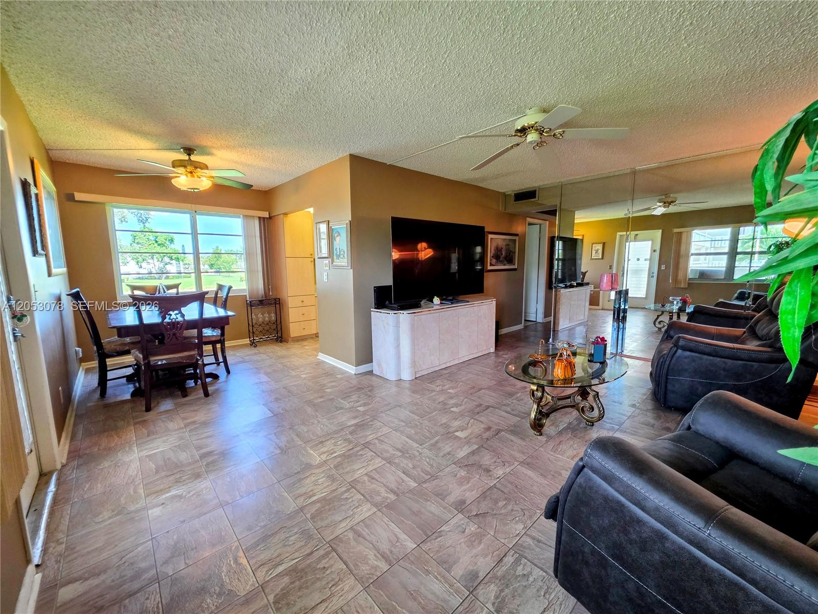 529 Fanshaw M 529 Property Photo 1
