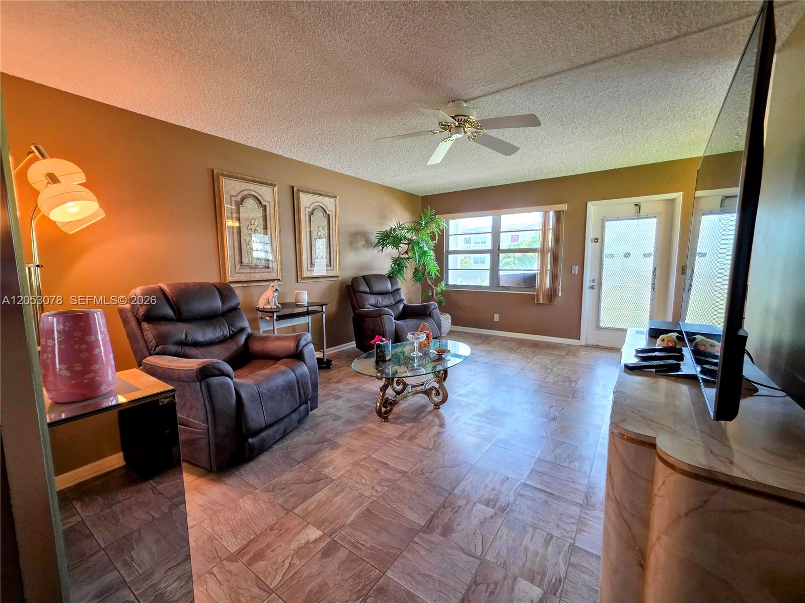 529 Fanshaw M 529 Property Photo 3