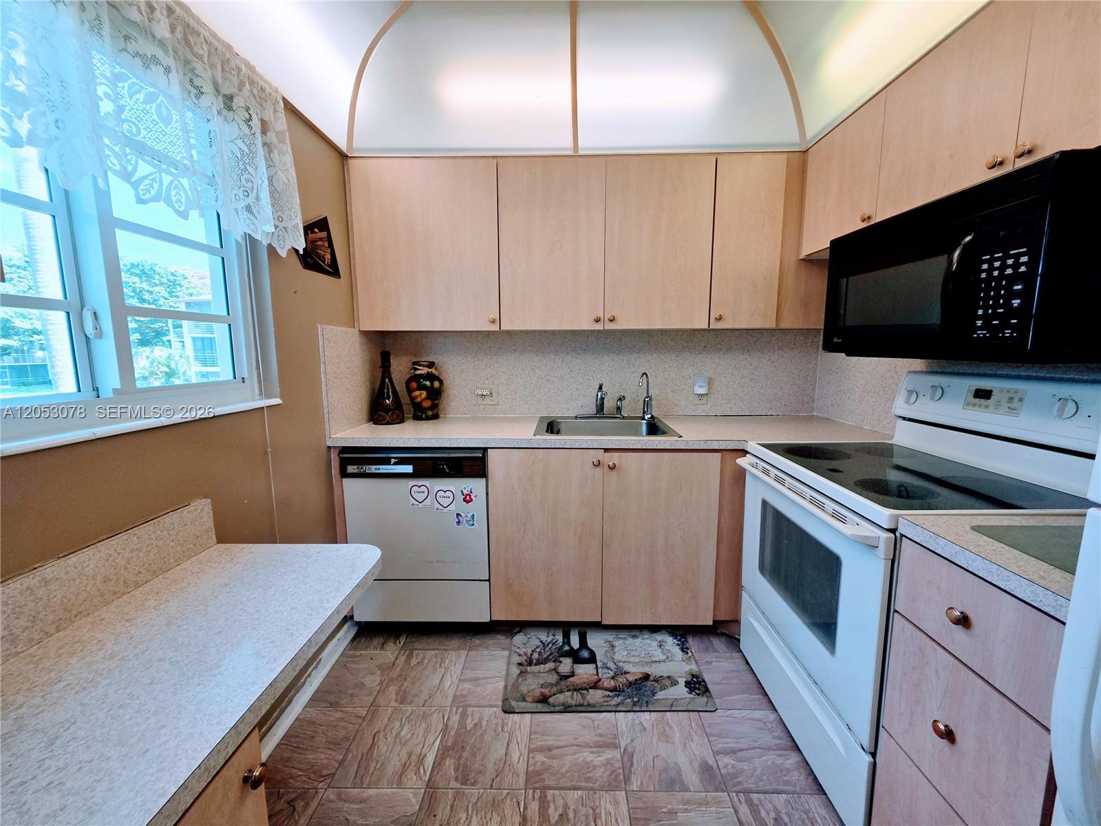 529 Fanshaw M 529 Property Photo 8