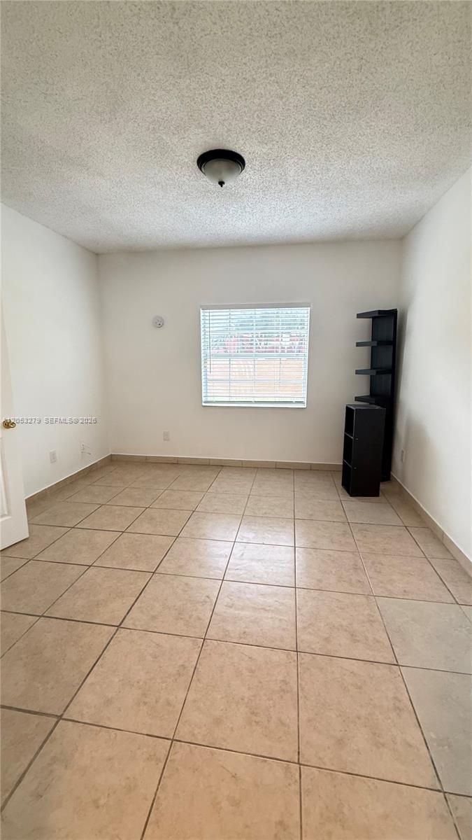 18304 Nw 68th Avenue M Property Photo 12