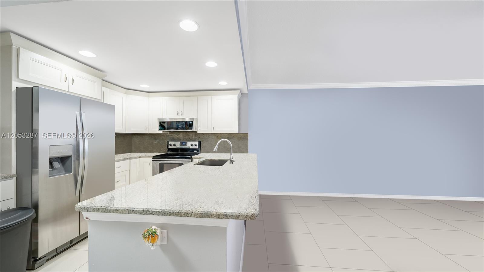 1825 S Ocean Drive 504 Property Photo 9