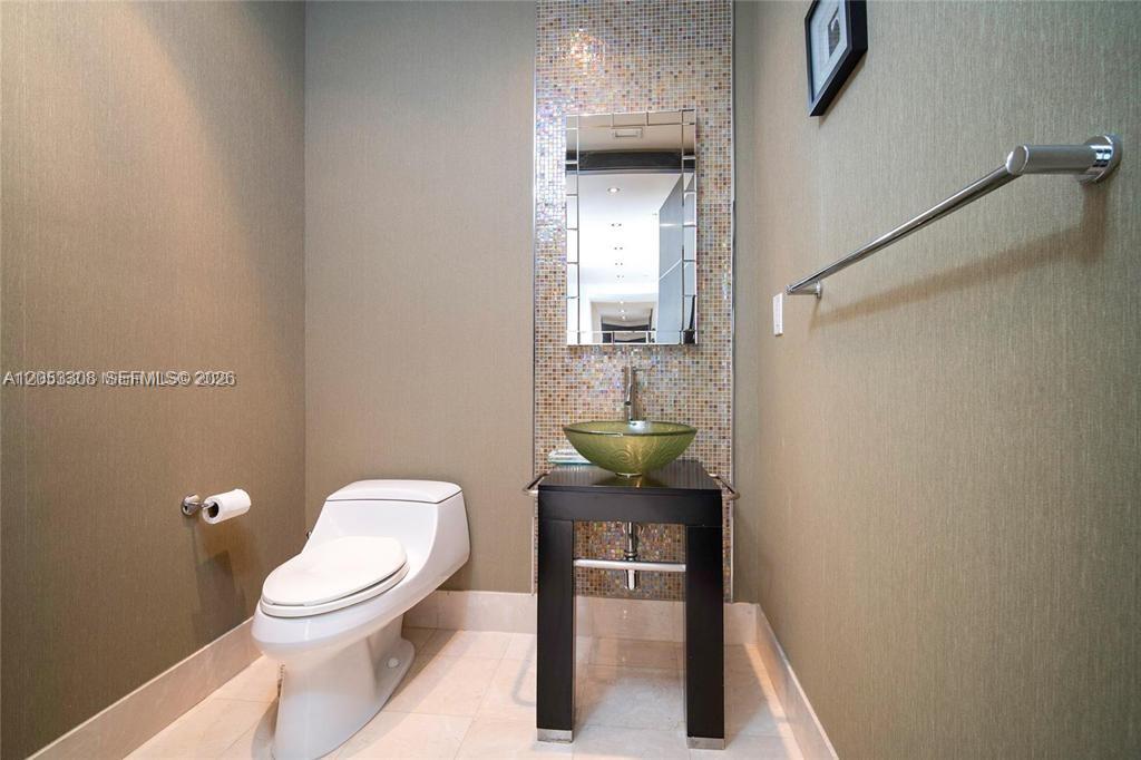 18101 Collins Avenue 1101 Property Photo 6